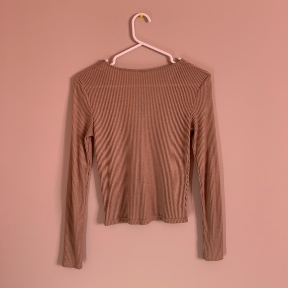 H&M beige long sleeves top, ring detailing, size small/xs - Picture 2 of 3